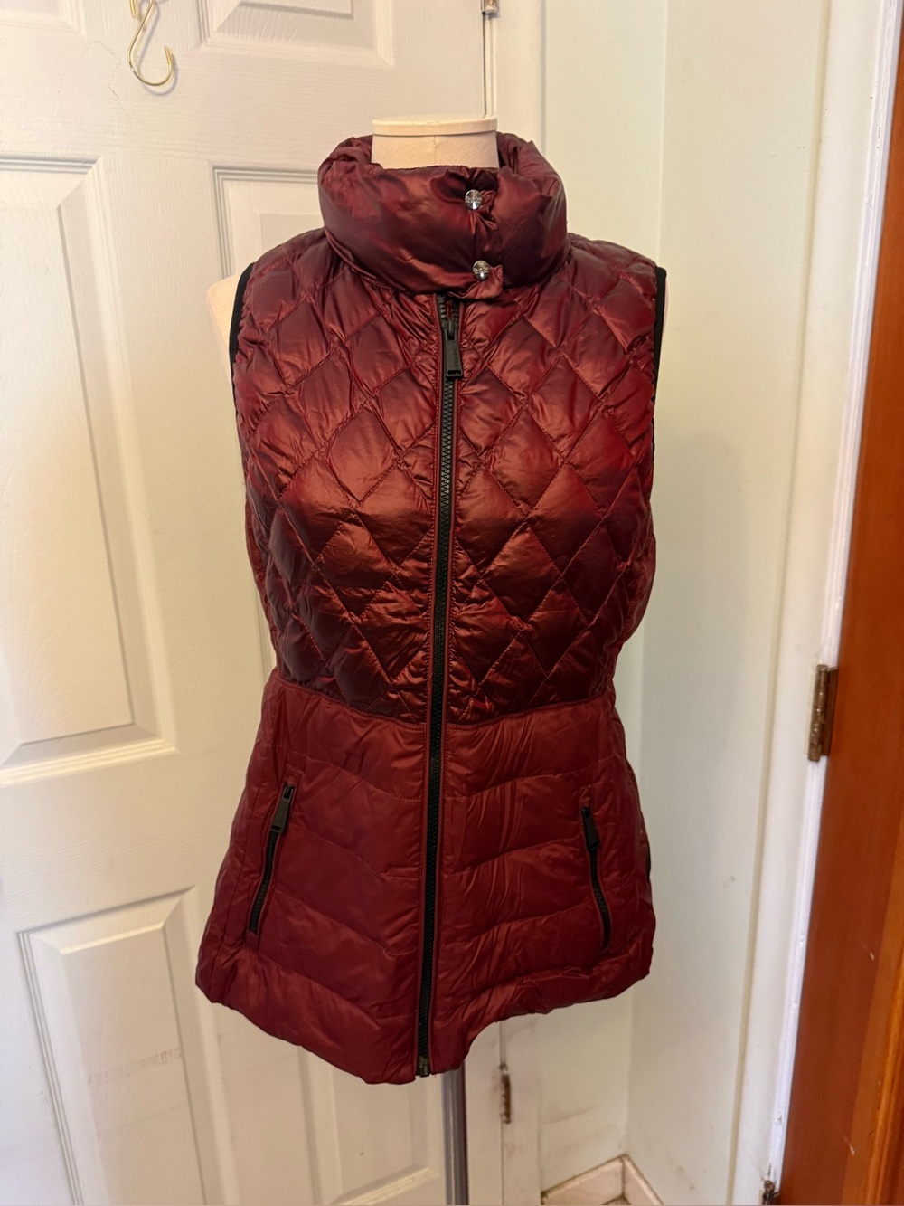 Calvin Klein Women's Performance Duck Down Burgundy Puffer Vest Size Medium NWOT
